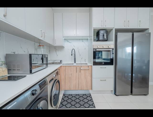 3 BEDROOM APARTMENT FOR SALE IN SANDOWN